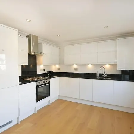 Cosy Flat Of 2 Bed And 2 Toilet Apartment London Exterior photo