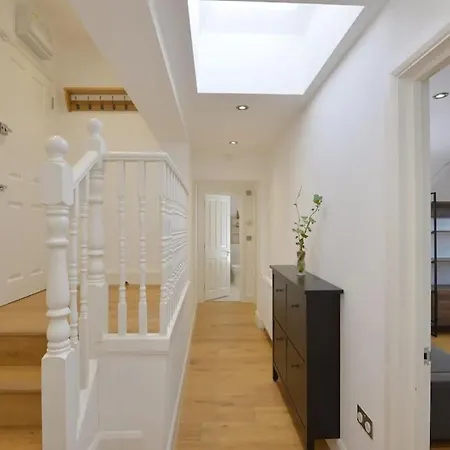 Cosy Flat Of 2 Bed And 2 Toilet Apartment London Exterior photo