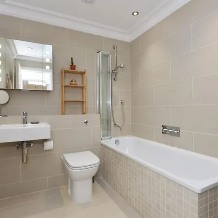 Cosy Flat Of 2 Bed And 2 Toilet Apartment London Exterior photo