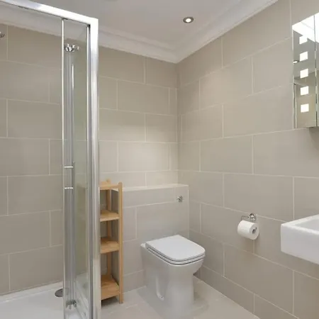 Cosy Flat Of 2 Bed And 2 Toilet Apartment London Exterior photo