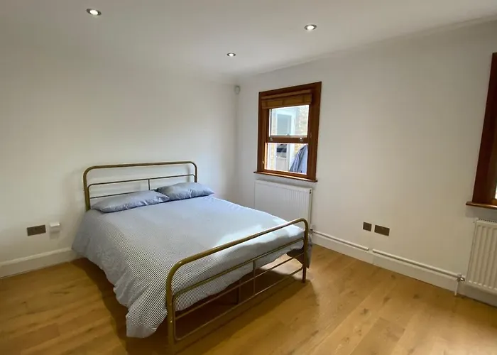 Cosy Flat Of 2 Bed And 2 Toilet