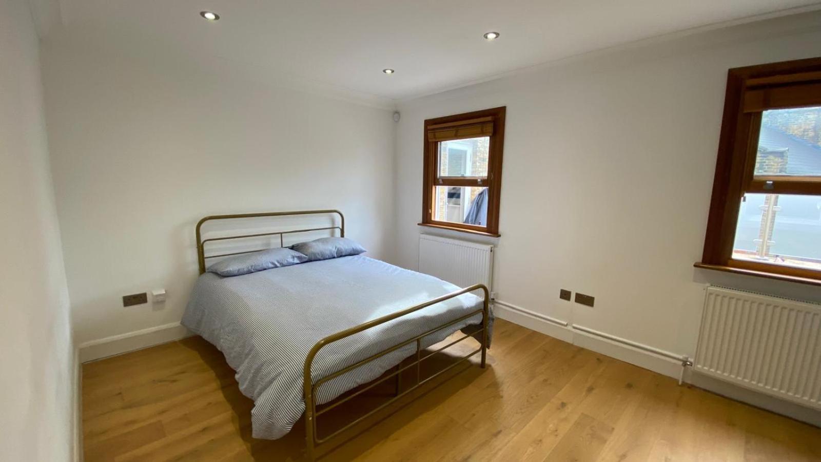 Apartment Cosy Flat Of 2 Bed And 2 Toilet London