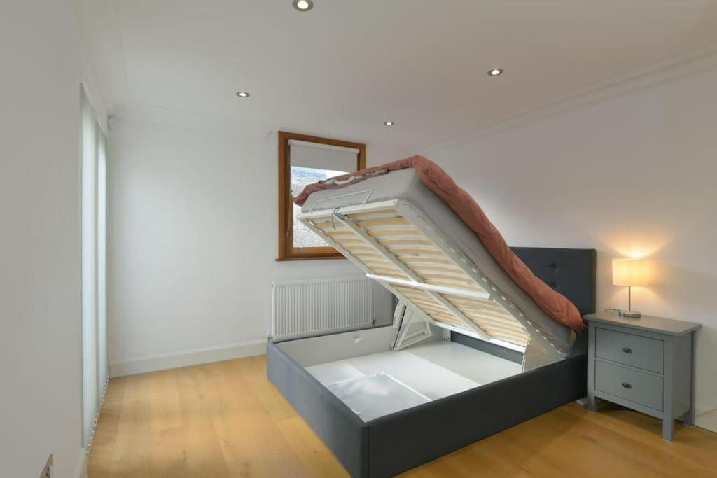 Cosy Flat Of 2 Bed And 2 Toilet