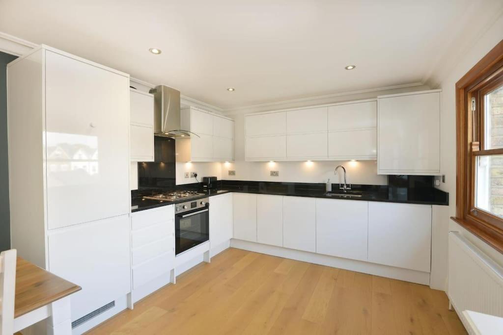 Cosy Flat Of 2 Bed And 2 Toilet Apartment